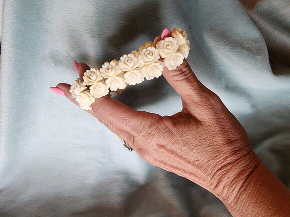 Unbranded Jewelry - Vintage Carved Rose Bracelet Celluloid Ivory Color Stretch Floral Mid Century